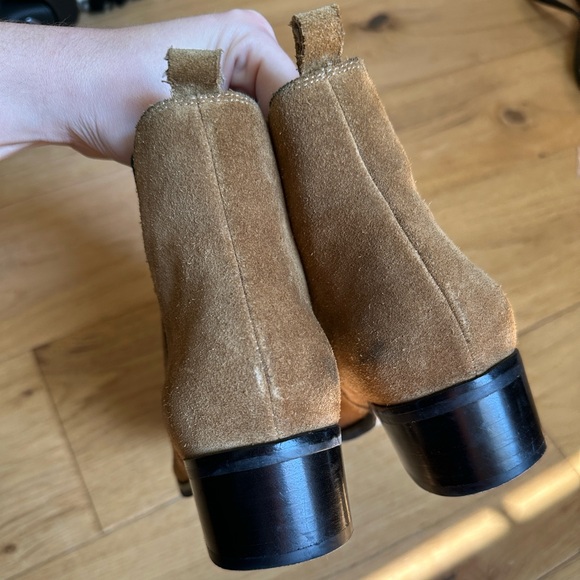 Marc Fisher Yale Chelsea Brown Suede Pointed Toe Bootie Boot Shoe Size 6.5 - Picture 2 of 4